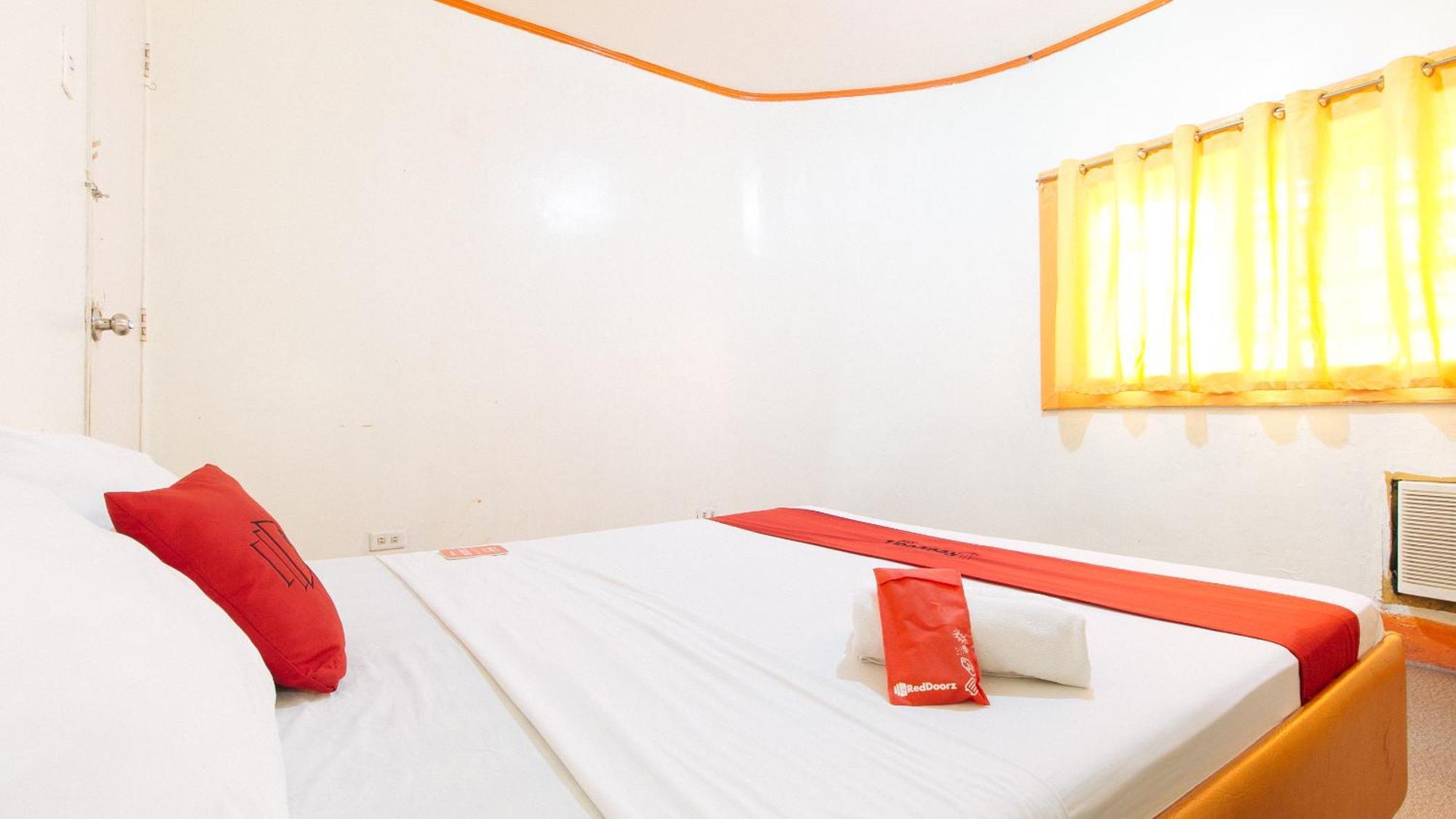 Hotel Reddoorz Near East Avenue Medical Center Quezon City Esterno foto