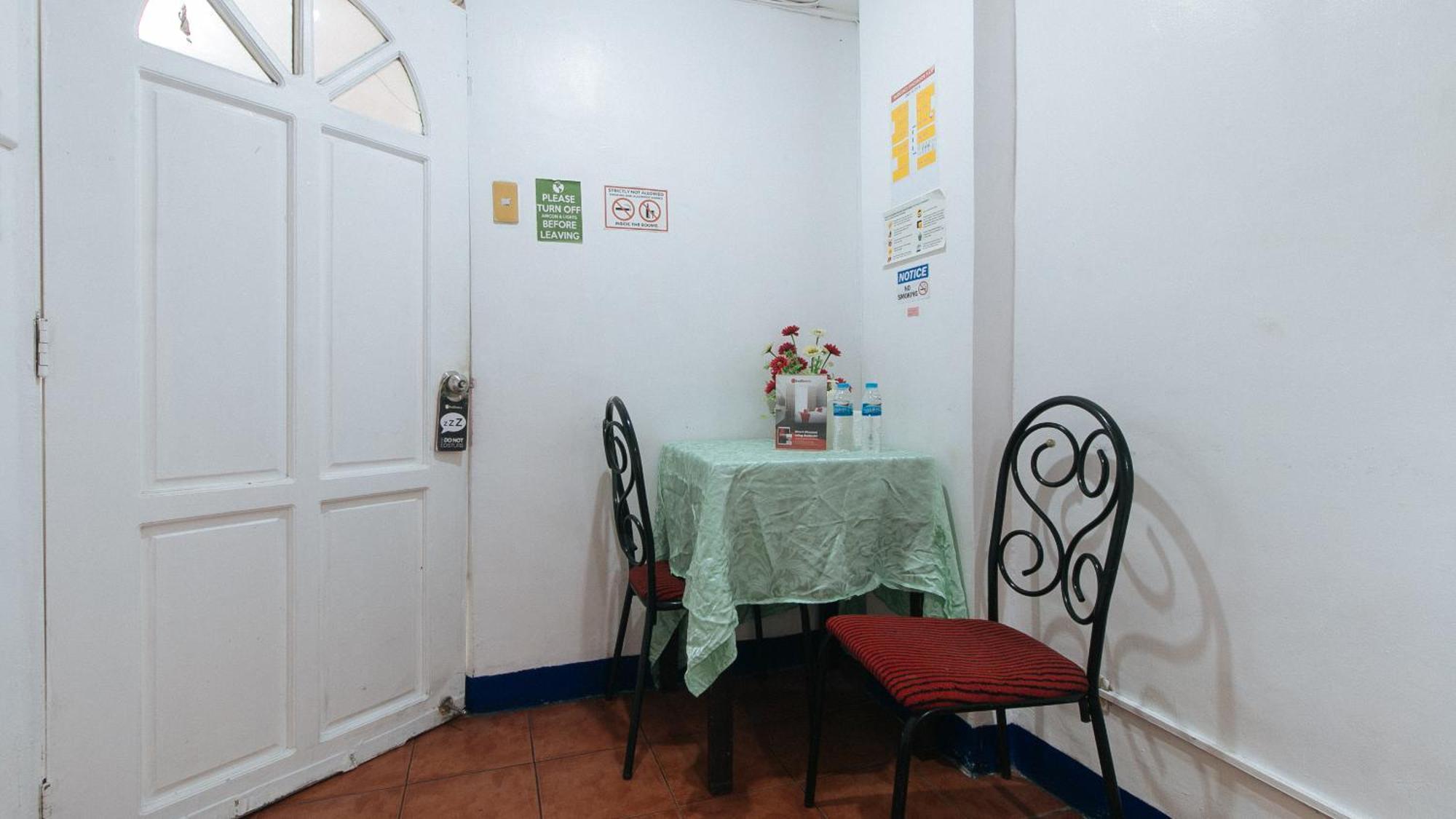 Hotel Reddoorz Near East Avenue Medical Center Quezon City Esterno foto